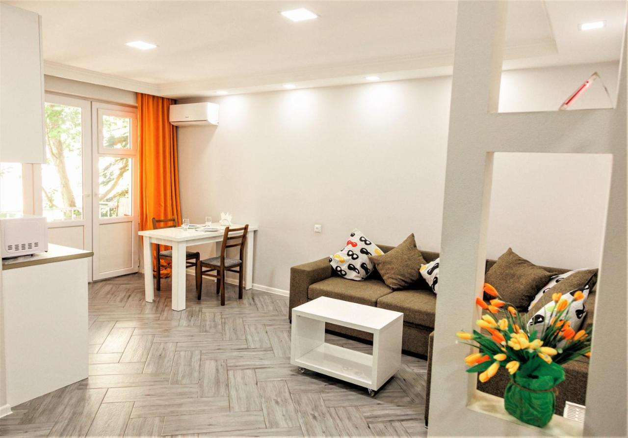 Apartment "B" With A Separate Bedroom Tiflis Dış mekan fotoğraf
