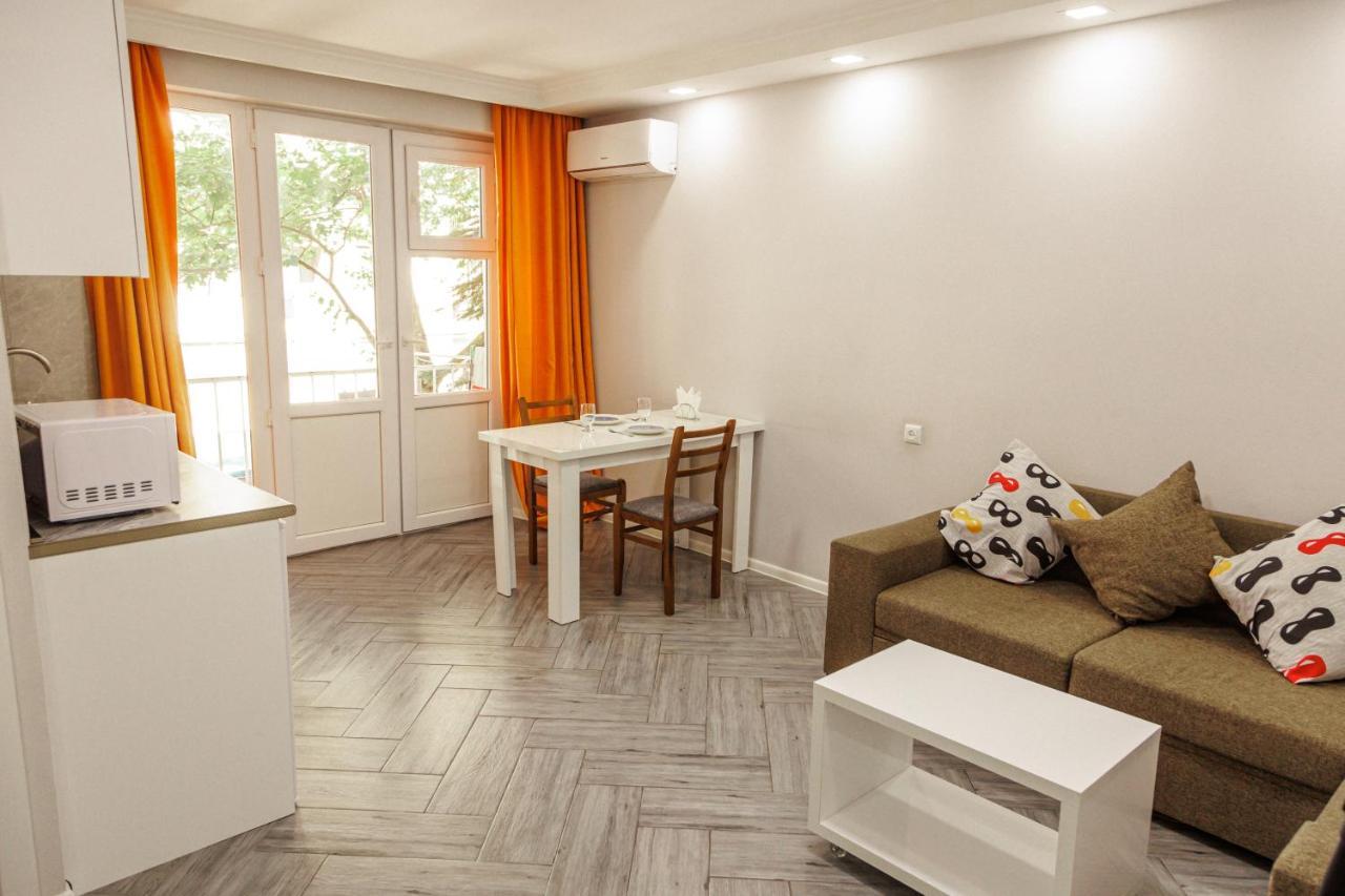 Apartment "B" With A Separate Bedroom Tiflis Dış mekan fotoğraf